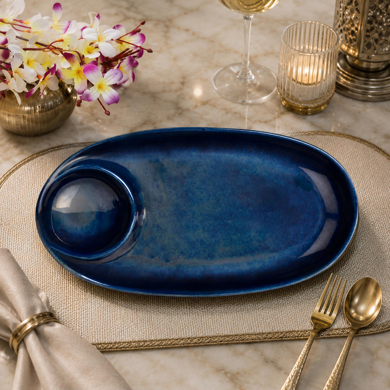Premium Hand Glazed Ceramic Chip and Dip Platter with Fixed Dip Bowl (Botz Blue, L x B - 28 x 14 cm, 550 gm)