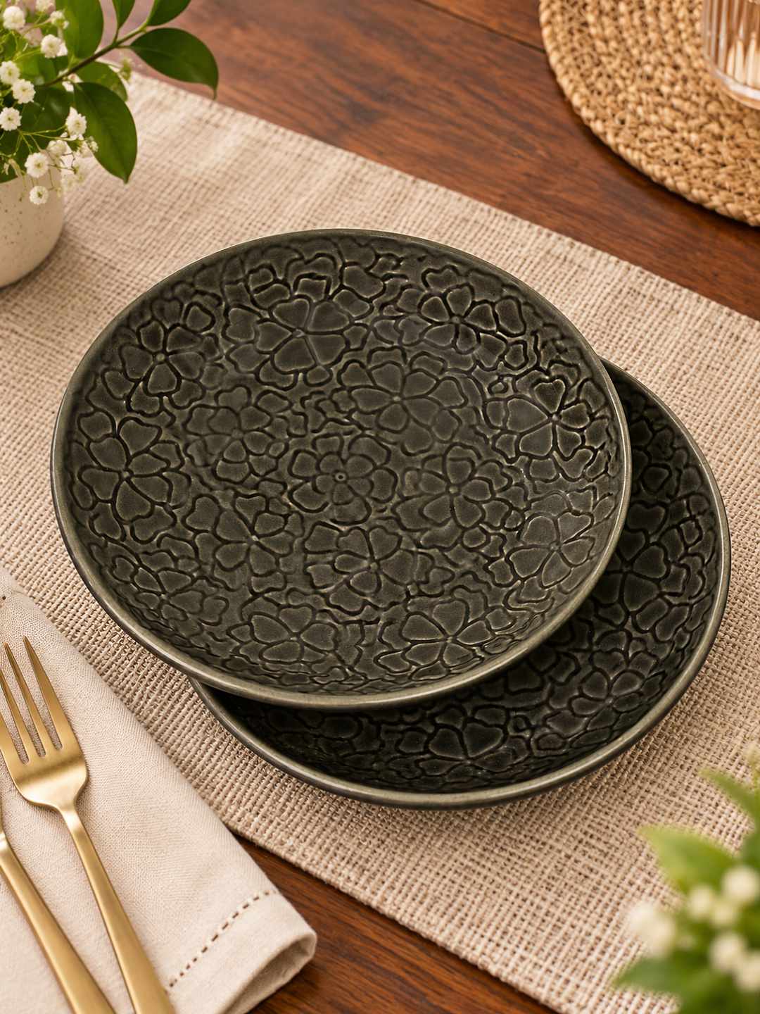 Ceramic Embossed Quarter Plates – 18 cm – Charcoal Grey – Set of 2 - 360 gm each