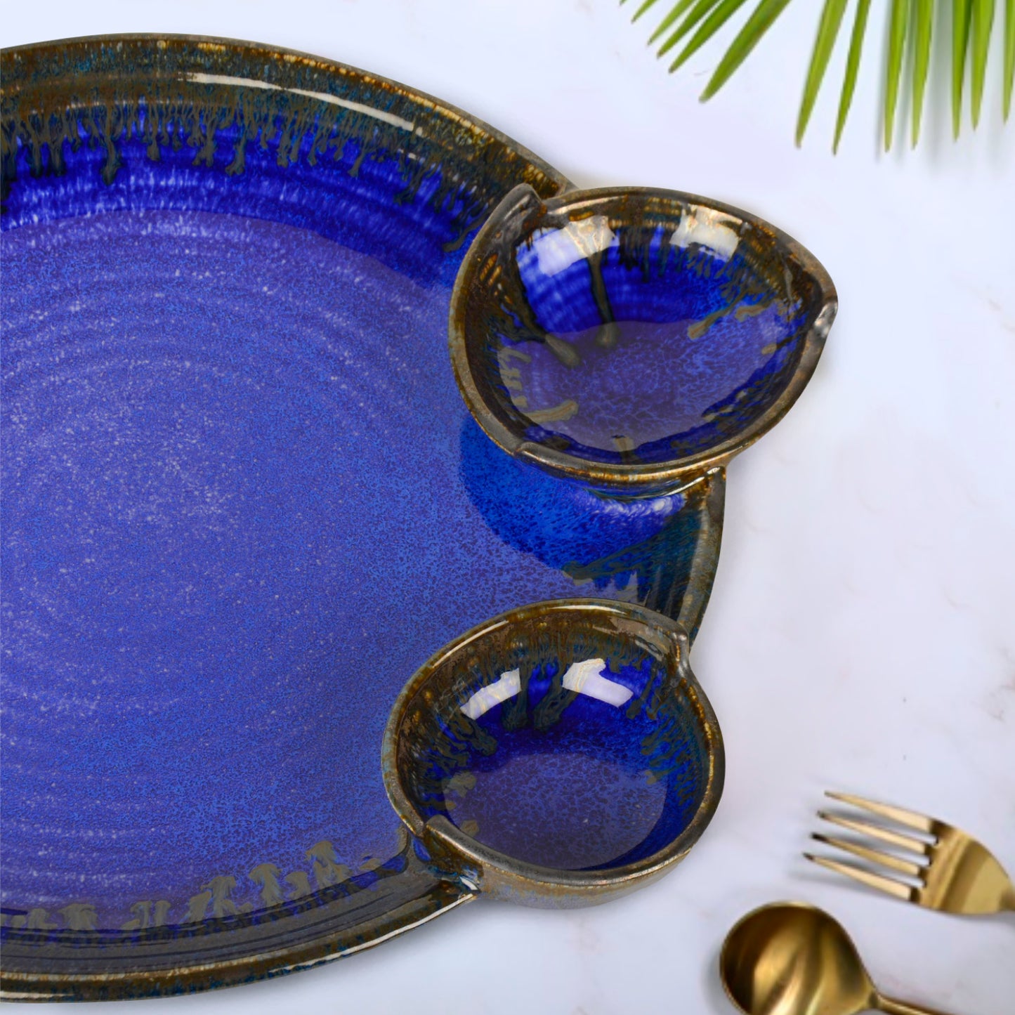 “Luxurious Midnight Blue” Ceramic Chip and Dip Platter with 2 fixed Dip Bowls (Pussian Blue , 12 inches , 1200 gm) - View 3