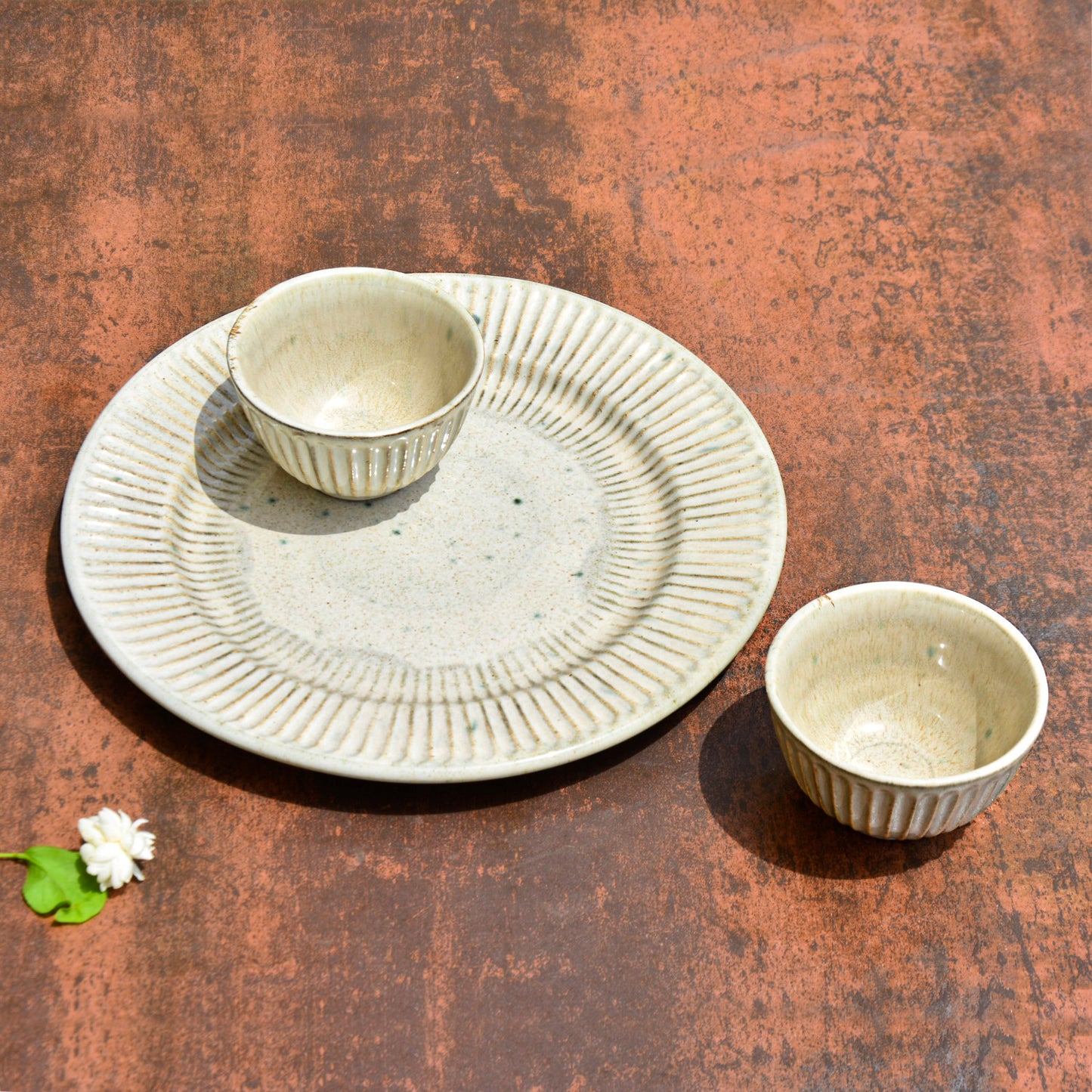 “Dazzling Riviera” Ribbed Ceramic Dinner Serving Plate with 2 Dinner Bowls (Set of 3, Ivory , Plate Diameter – 10 inches)