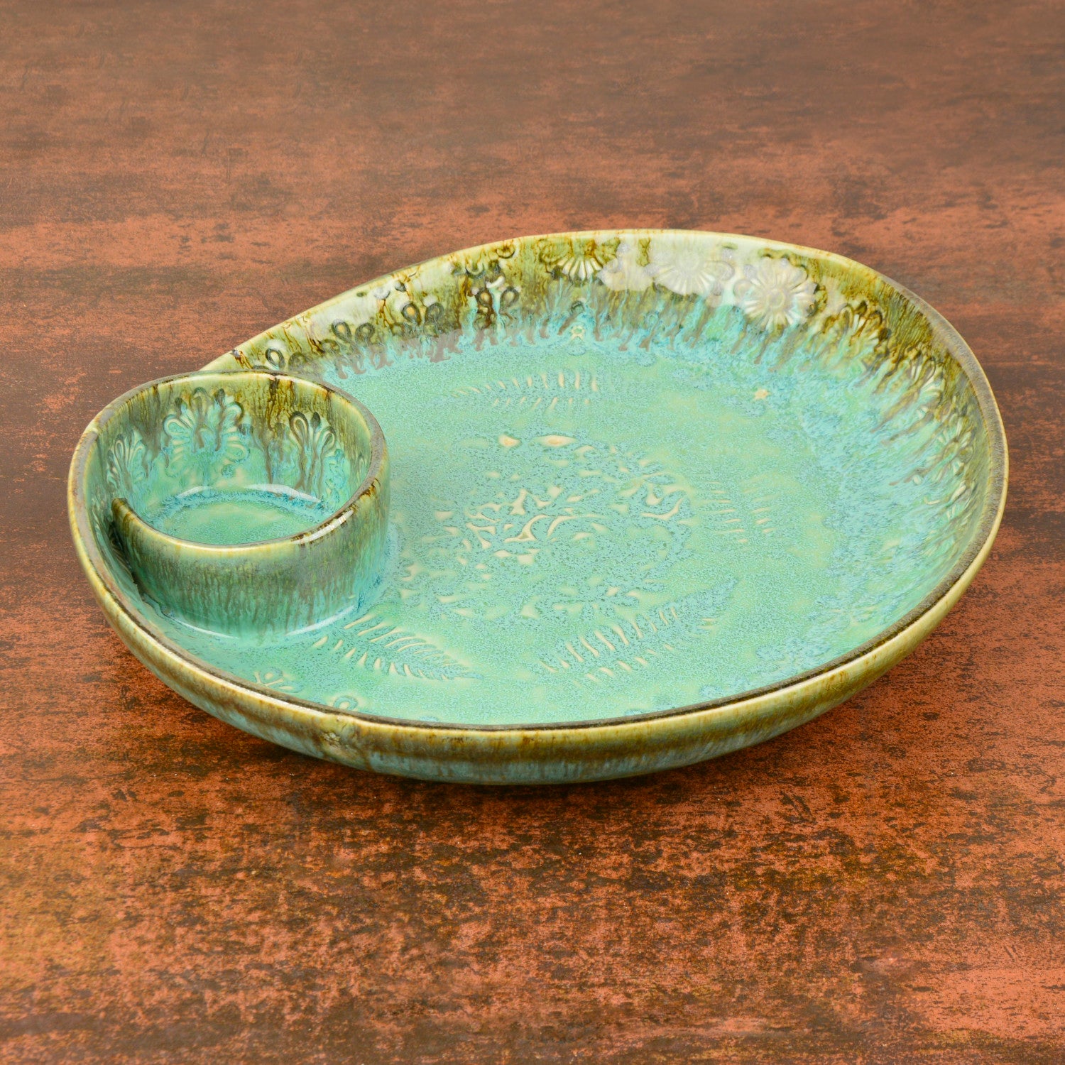 Luxurious Hand Embossed Ceramic Chip and Dip Platter with Fixed Dip Bowl ( Turquoise Green , 11 inches , 1300 gm) - View 5