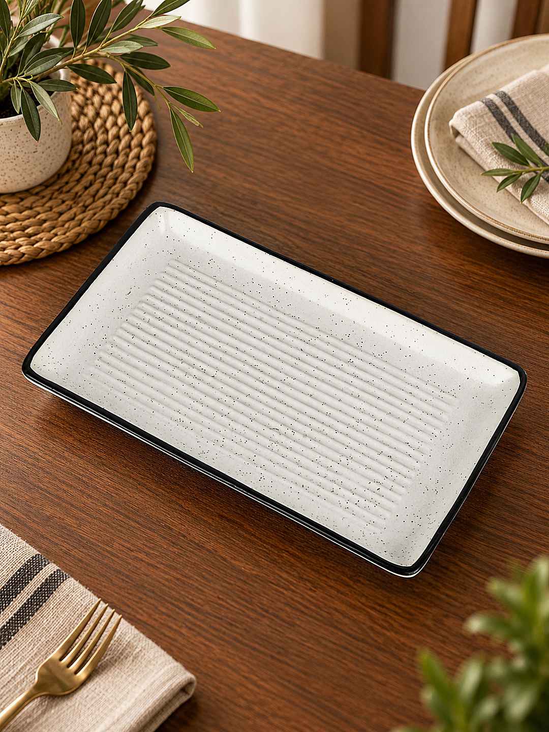 Ceramic Rectangular Serving Tray - 25 x 15 cm - Off White - 620 gm