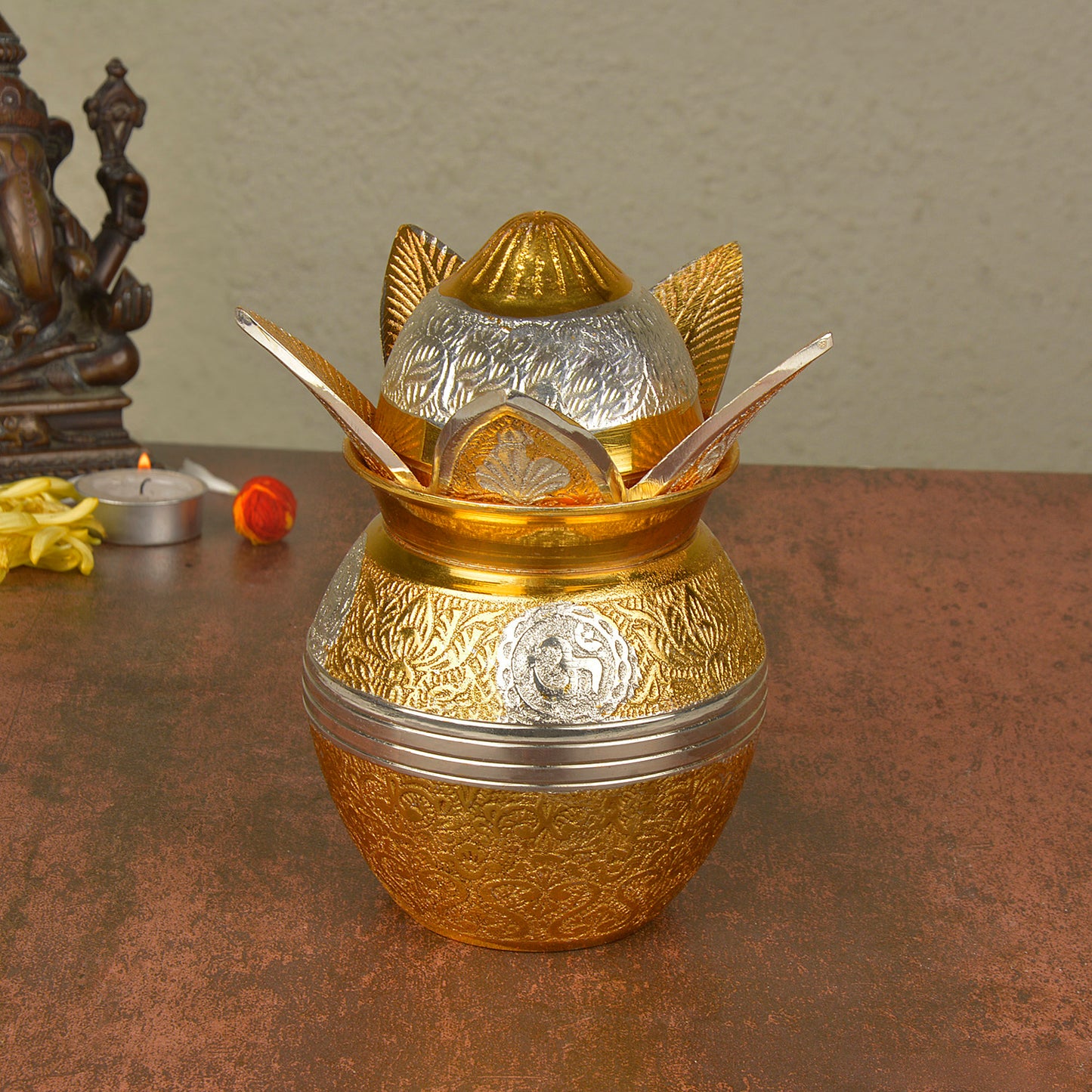 Handcrafted Premium Brass Mangal Kalash with Metalic Coconut and Leaves (Height - 16 cm, 750 gm)