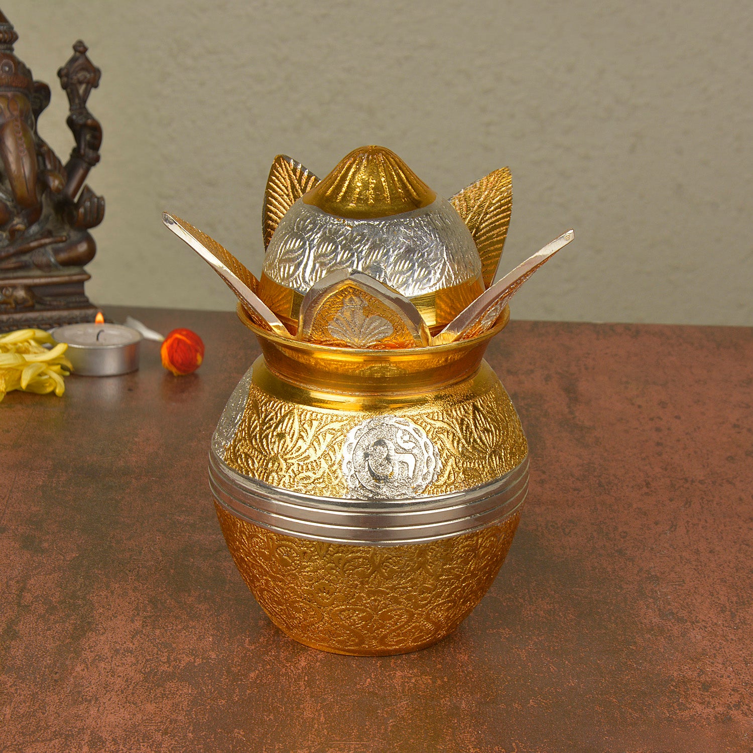 Handcrafted Premium Brass Mangal Kalash with Metalic Coconut and Leaves (Height - 16 cm, 750 gm)