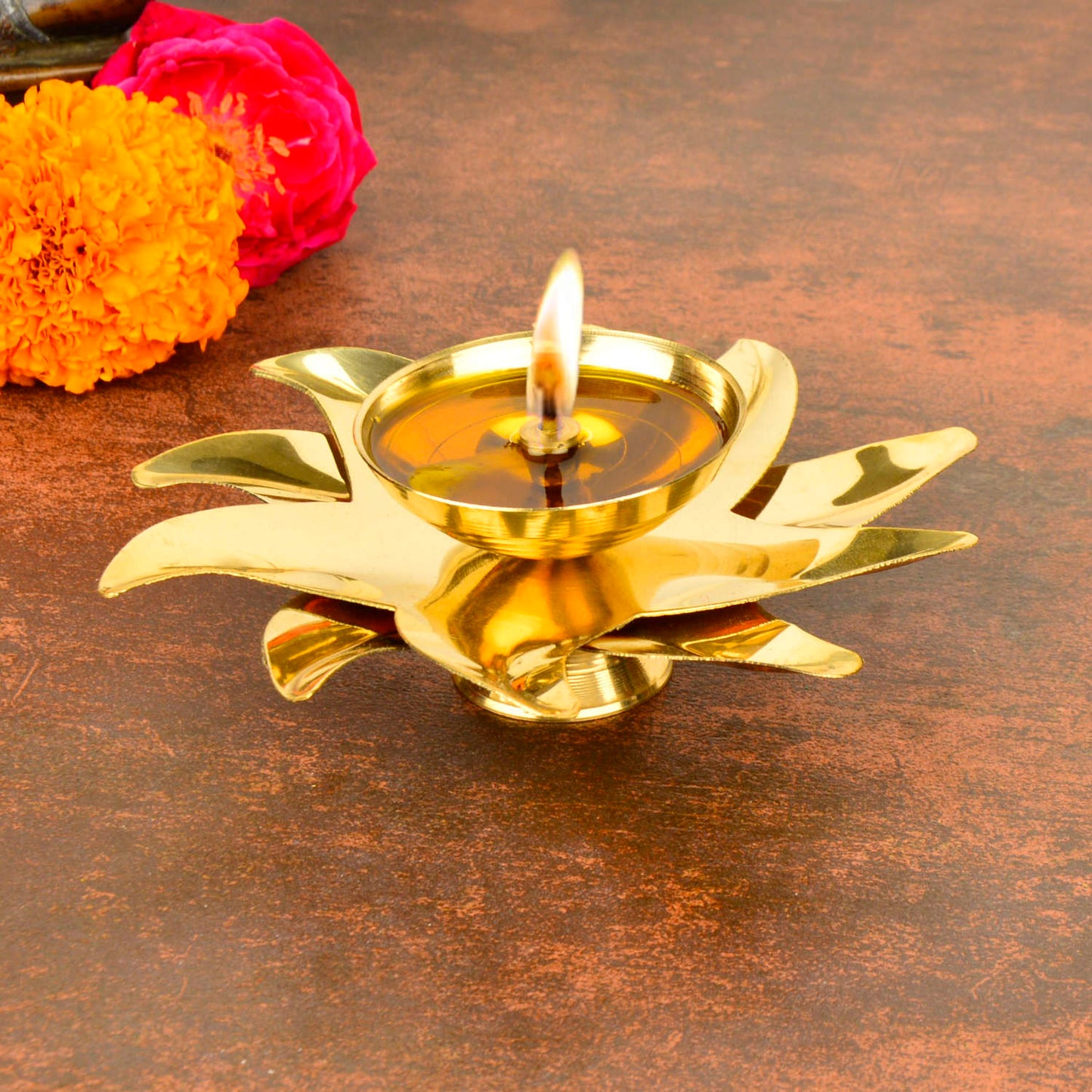 Brass Sun Dial Pooja Diya (L x B x H : 12 x 12 x 4 cm , Weight : 75 gm) - View 4
