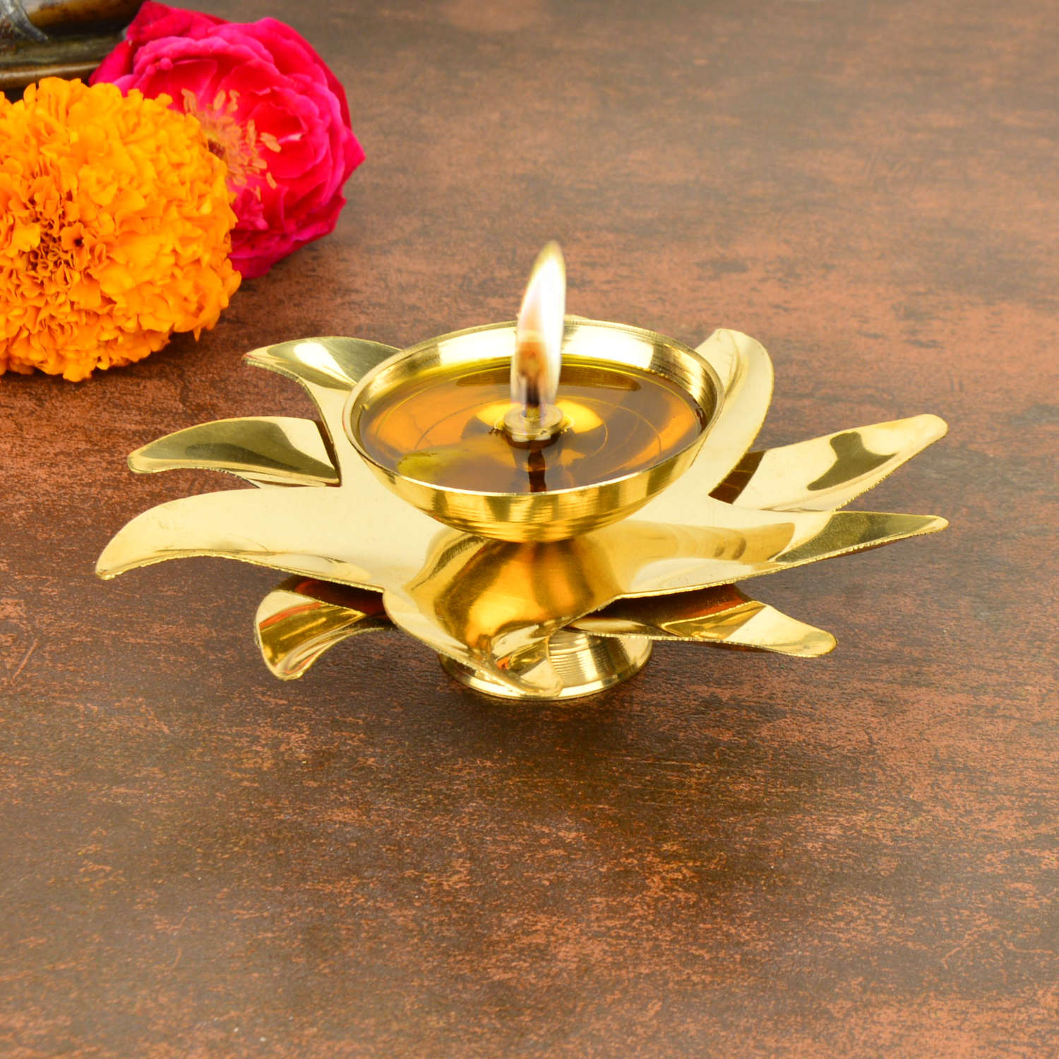 Brass Sun Dial Pooja Diya (L x B x H : 12 x 12 x 4 cm , Weight : 75 gm) - View 4
