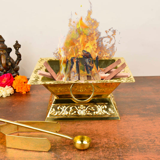 Premium Brass Hawan Kund Set (Havan Kund , Stand , Suchi Spoon , Tong / Chimta ; L x B x H – 23 x 23 x 11 cm ; 520 gm)