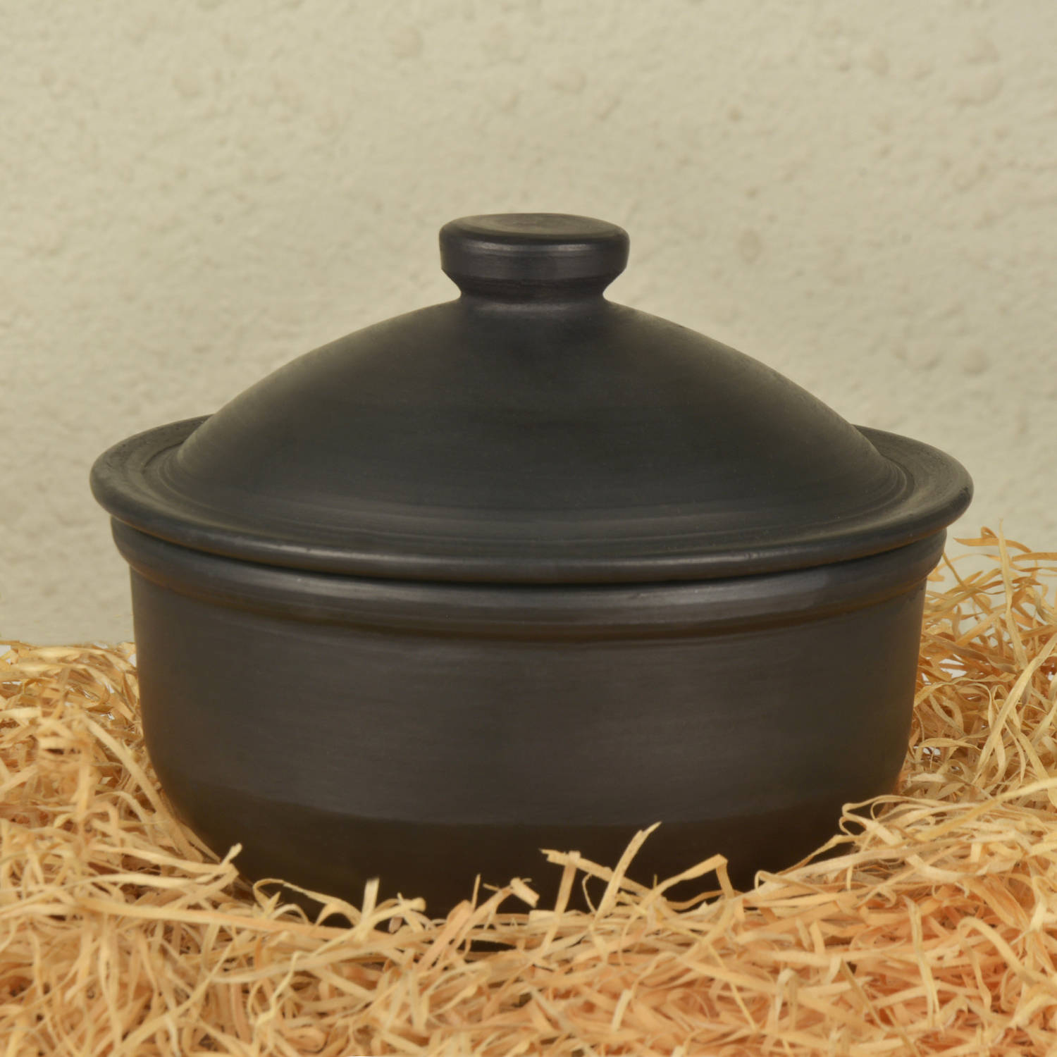 Handcrafted Earthenware Clay Donga / Pot with Lid for Cooking / Serving ( Black , 750 ml)