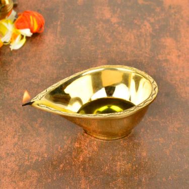 Premium Brass Big Pooja Diya (Diameter – 10 cm, Height - 4 cm, 240 gm) | Deep Oil Puja Lamp | Puja Deepak for Home/Office Temple